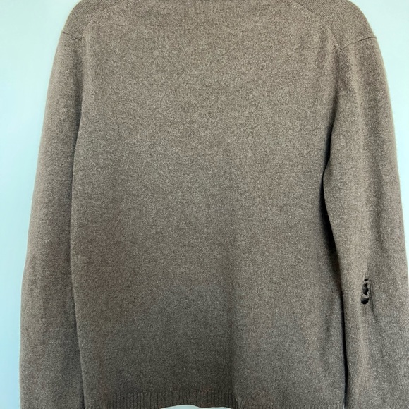 100% Cashmere sweater brown v-neck size small. - Picture 3 of 4